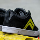 Tenis Gremio Gremium Negro Lineas Amarillas