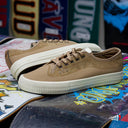 Tenis Globe Gillette Black Incense Antique