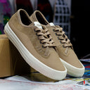 Tenis Globe Gillette Black Incense Antique