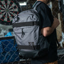 Mochila Mayas Script Gris con Porta Tablas