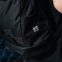 Mochila Mayas Script Negro Con Porta Tablas