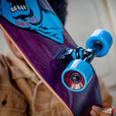 Patineta Cruiser Santa Cruz Street Skate Screaming Hand Purple 8.4 X 29.4"