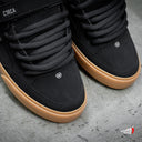 Tenis Circa 205 Vulc Black Gum Synthetic Nubuck