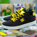 Tenis DC Manteca 4 MX Black Yellow