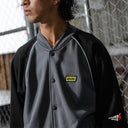 Chamarra Benzaa Varsity Gris Lineas