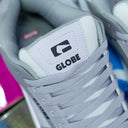 Tenis Globe Tilt Triple Grey