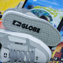 Tenis Globe Tilt Triple Grey