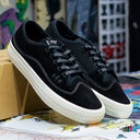 Tenis Globe Gillette Black Suede