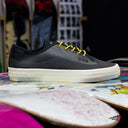 Tenis Globe Gillette Black Leather