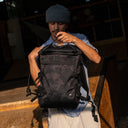 Mochila Vans Omit Black Camo