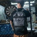 Mochila Mayas Script Gris con Porta Tablas