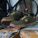 Tenis DC Stag Olivo Gum