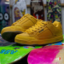 Tenis Globe Tilt Honey Gum