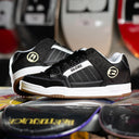 Tenis Globe Tilt Black White Stitch